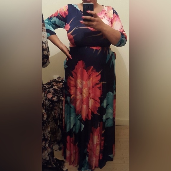 Flower print maxi dress with pockets & 3/4 sleeves - Picture 2 of 7